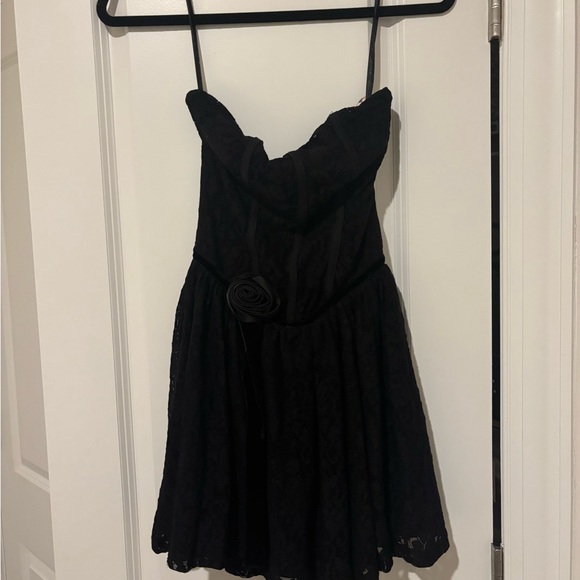 NWT Elegant Black Strapless Dress - Picture 2 of 3
